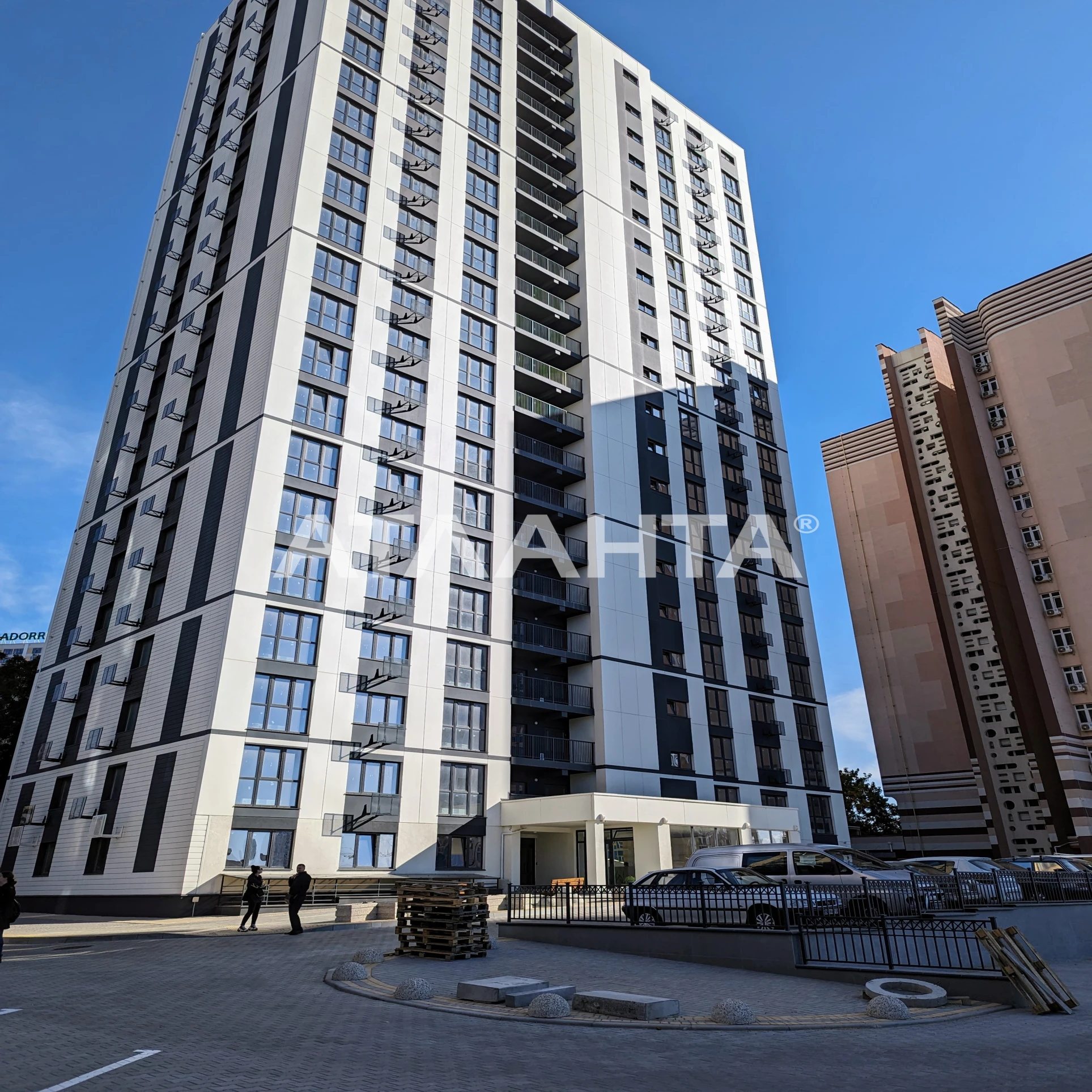 Продаж квартири. 2 rooms, 57 m², 6th floor/21 floors. 10, Літературна, Одеса. 