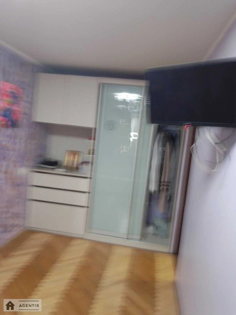 Apartment for rent. 2 rooms, 46 m², 3rd floor/5 floors. Yaroslava Hasheka bulv., Kyiv. 