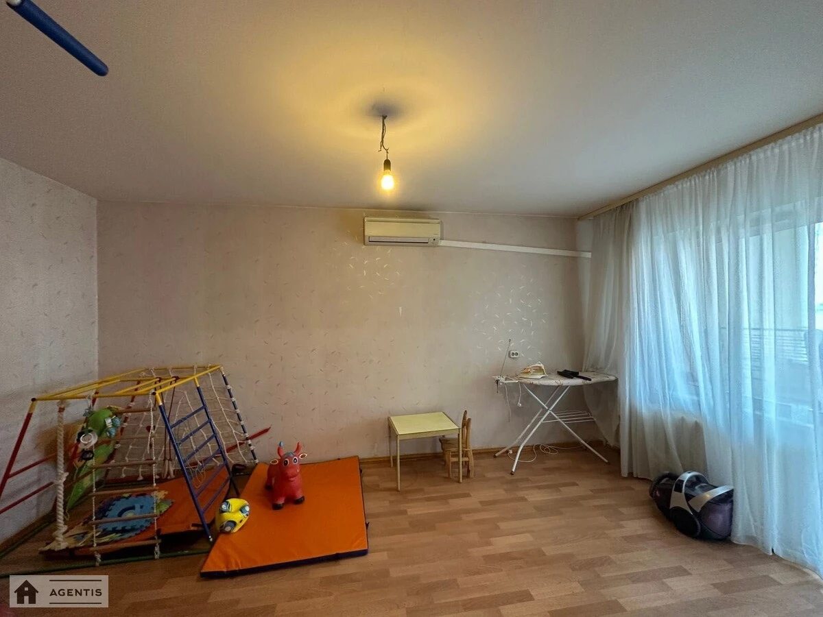 Apartment for rent. 3 rooms, 74 m², 3rd floor/16 floors. 55, Onore de Balzaka vul., Kyiv. 