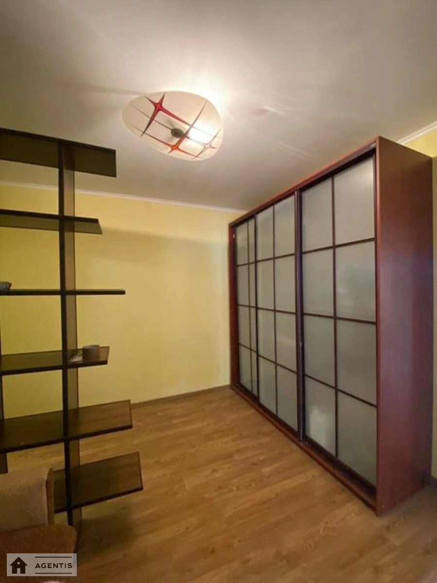 Apartment for rent. 2 rooms, 76 m², 17 floor/25 floors. 1, Khorolska 1, Kyiv. 