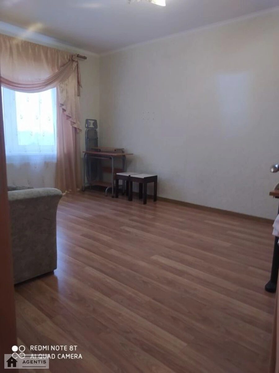 Apartment for rent. 2 rooms, 76 m², 17 floor/25 floors. 1, Khorolska 1, Kyiv. 