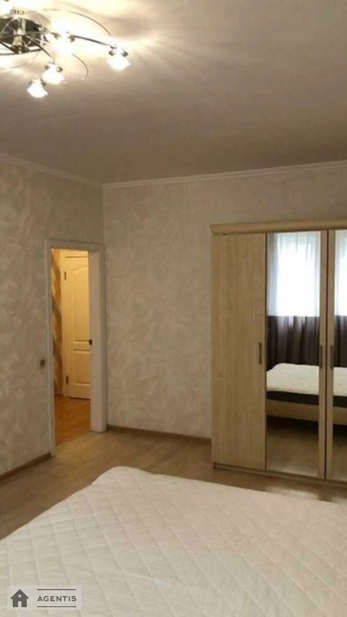 Сдам квартиру 2 комнаты, 80 m², 8 эт./28 этажей. 13, Анни Ахматової вул., Киев. 