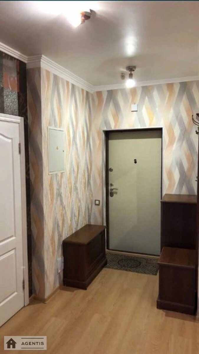 Сдам квартиру 2 комнаты, 80 m², 8 эт./28 этажей. 13, Анни Ахматової вул., Киев. 