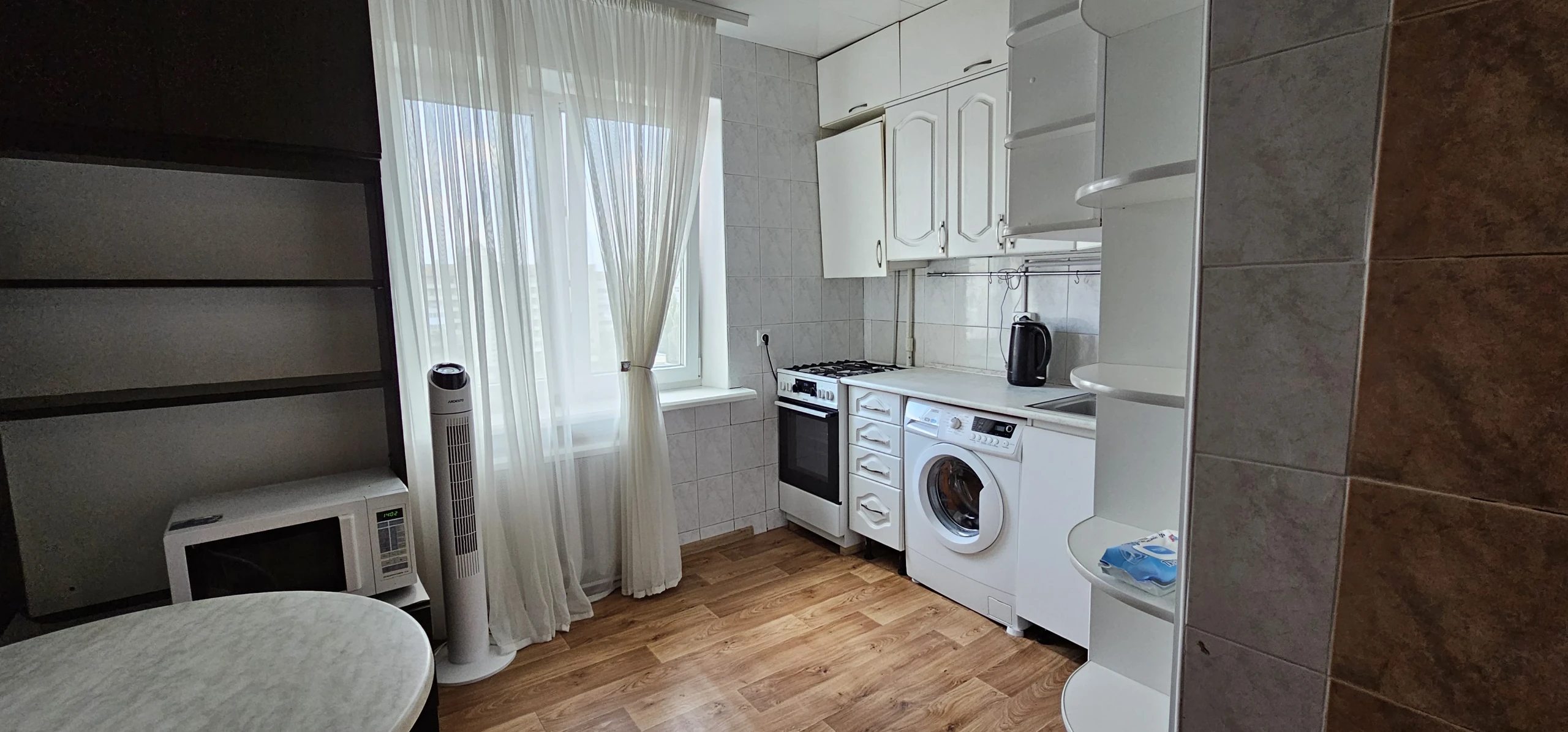 Apartments for sale 3 rooms, 70.6 m², 9th fl./9 floors. 34, Obolonskiy 34, Kyiv. 