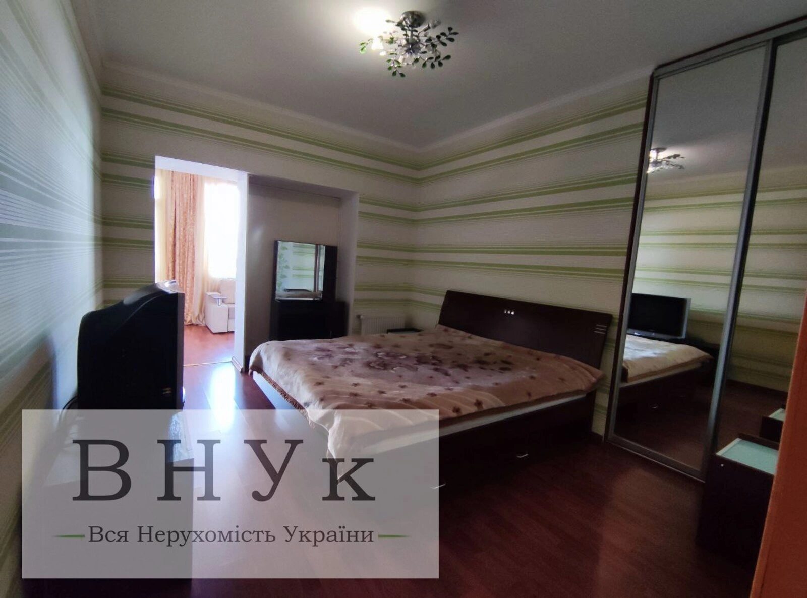 Продаж квартири 4 кімнати, 107 m², 2 пов./10 поверхів. Проскурівська , Хмельницький. 