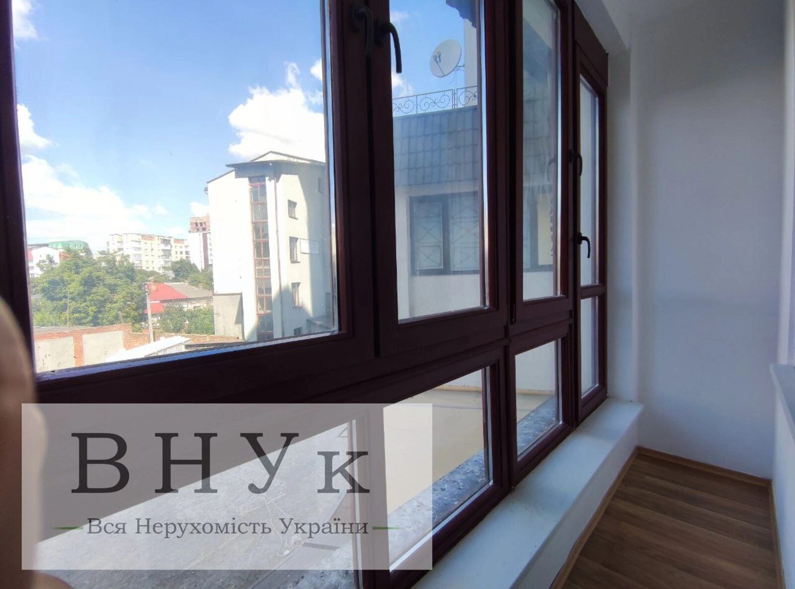 Продаж квартири 4 кімнати, 107 m², 2 пов./10 поверхів. Проскурівська , Хмельницький. 