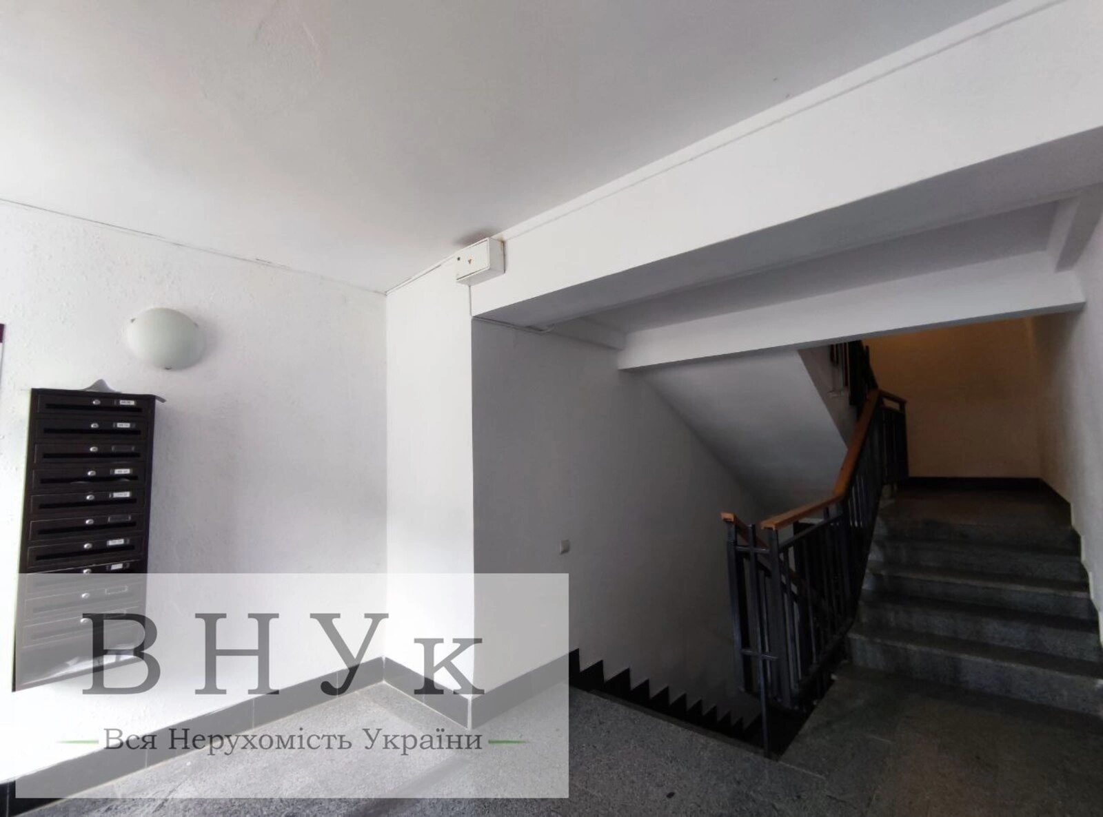 Продаж квартири 4 кімнати, 107 m², 2 пов./10 поверхів. Проскурівська , Хмельницький. 