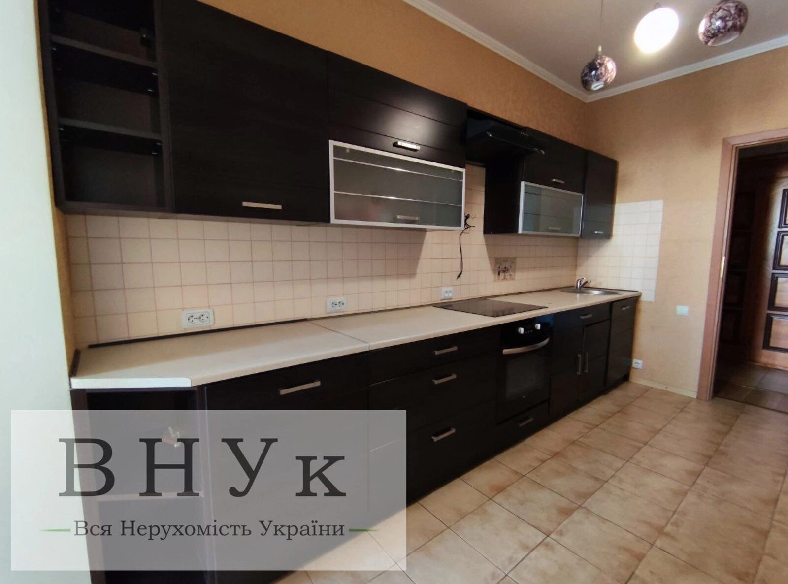 Продаж квартири 4 кімнати, 107 m², 2 пов./10 поверхів. Проскурівська , Хмельницький. 