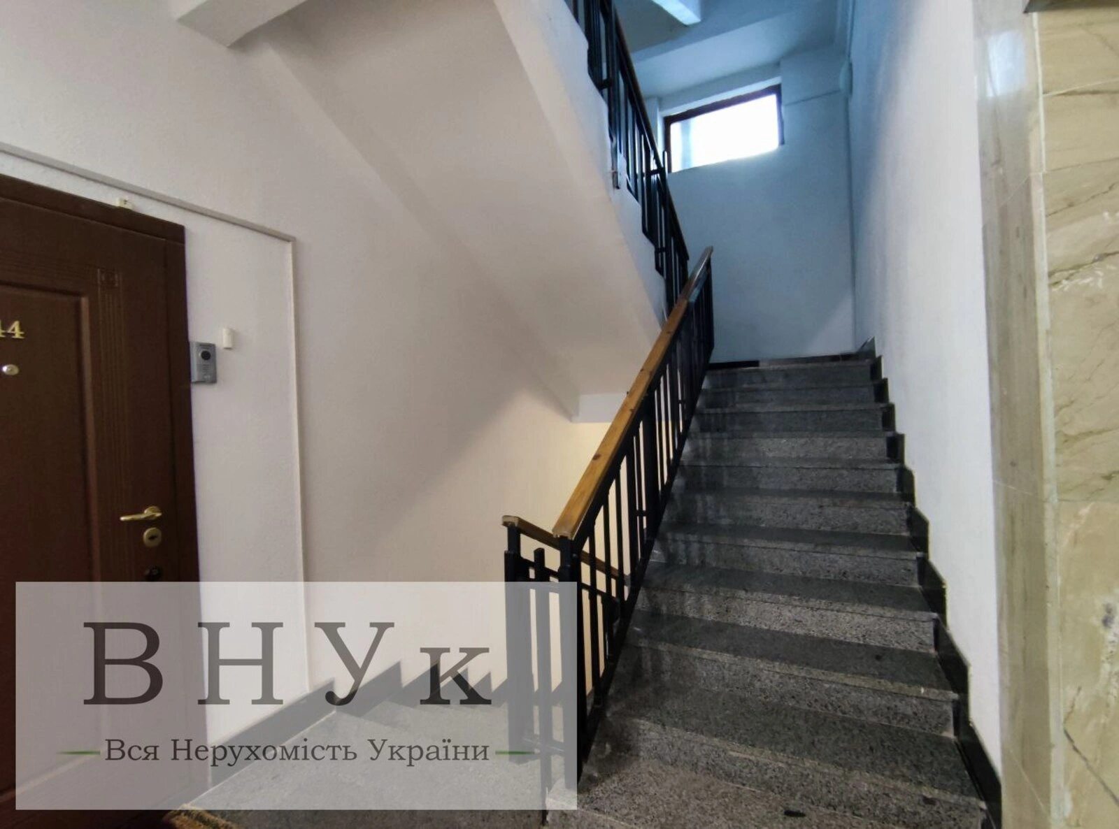 Продаж квартири 4 кімнати, 107 m², 2 пов./10 поверхів. Проскурівська , Хмельницький. 