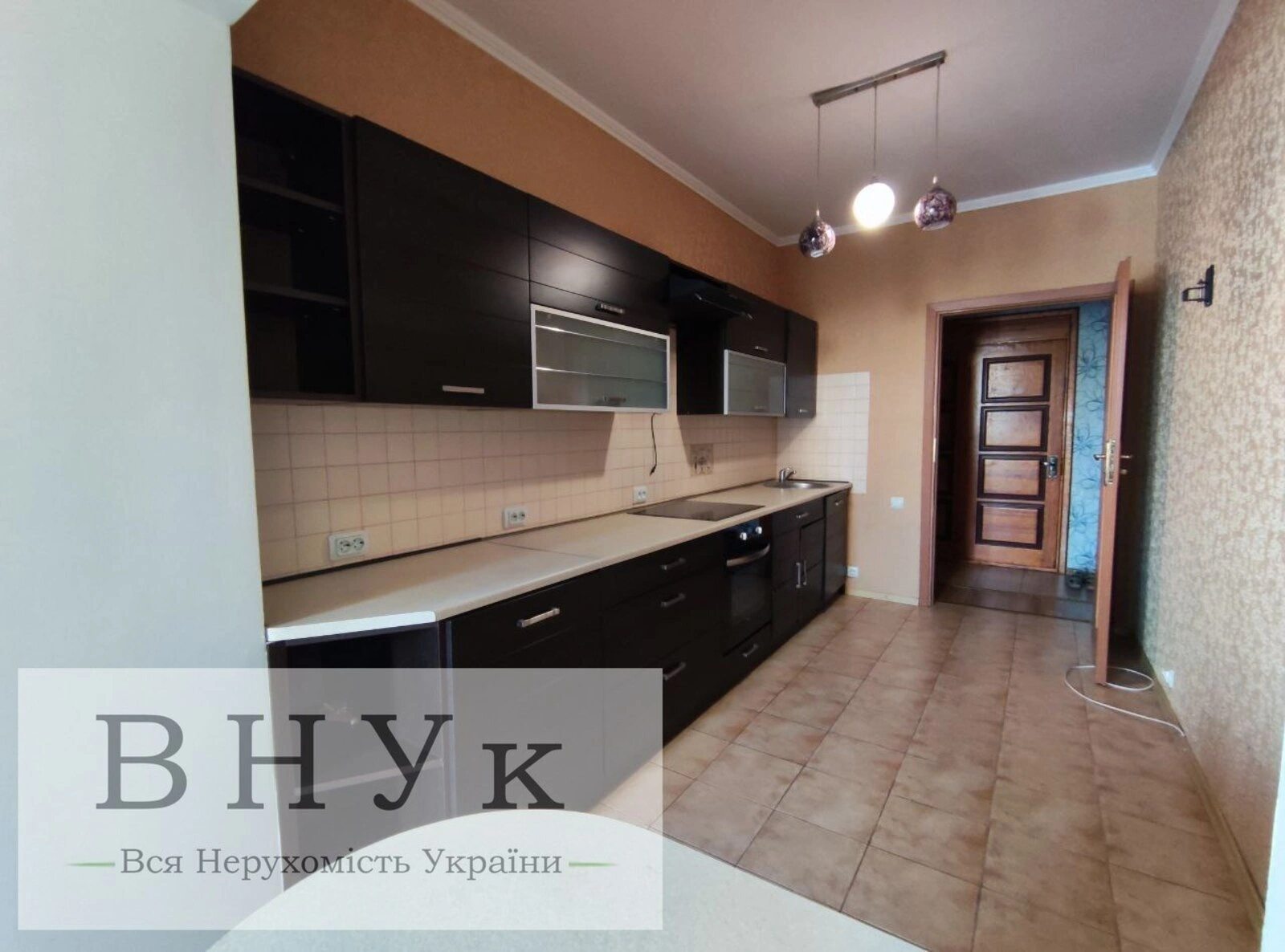 Продаж квартири 4 кімнати, 107 m², 2 пов./10 поверхів. Проскурівська , Хмельницький. 