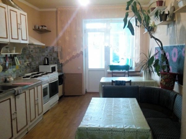 Apartment for rent. 1 room, 20 m², 1st floor/2 floors. 26, Dniprovska embankment 26, Kyiv. 