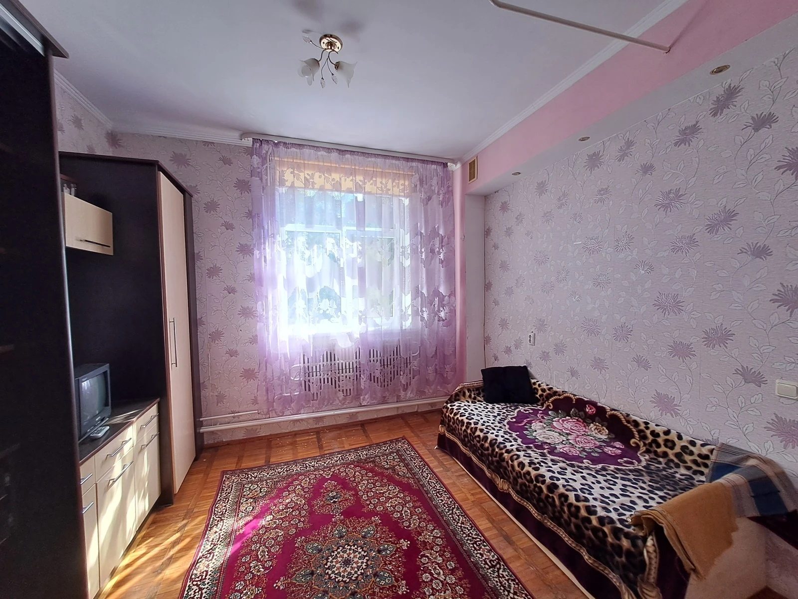 Продаж квартири 4 кімнати, 105 m², 1 пов./6 поверхів. Довженка О. вул., Тернопіль. 