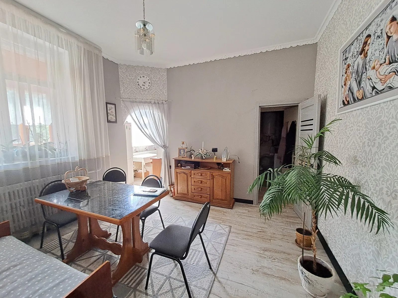 Продаж квартири 4 кімнати, 105 m², 1 пов./6 поверхів. Довженка О. вул., Тернопіль. 