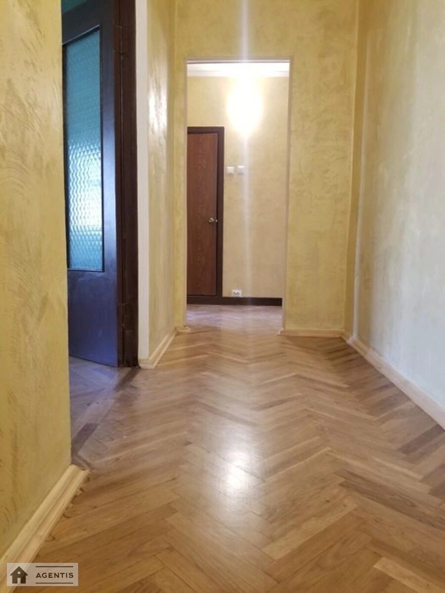 Apartment for rent 3 rooms, 70 m², 5th fl./9 floors. 5, Panteleymona Kulisha vul. Chelyabinska, Kyiv. 