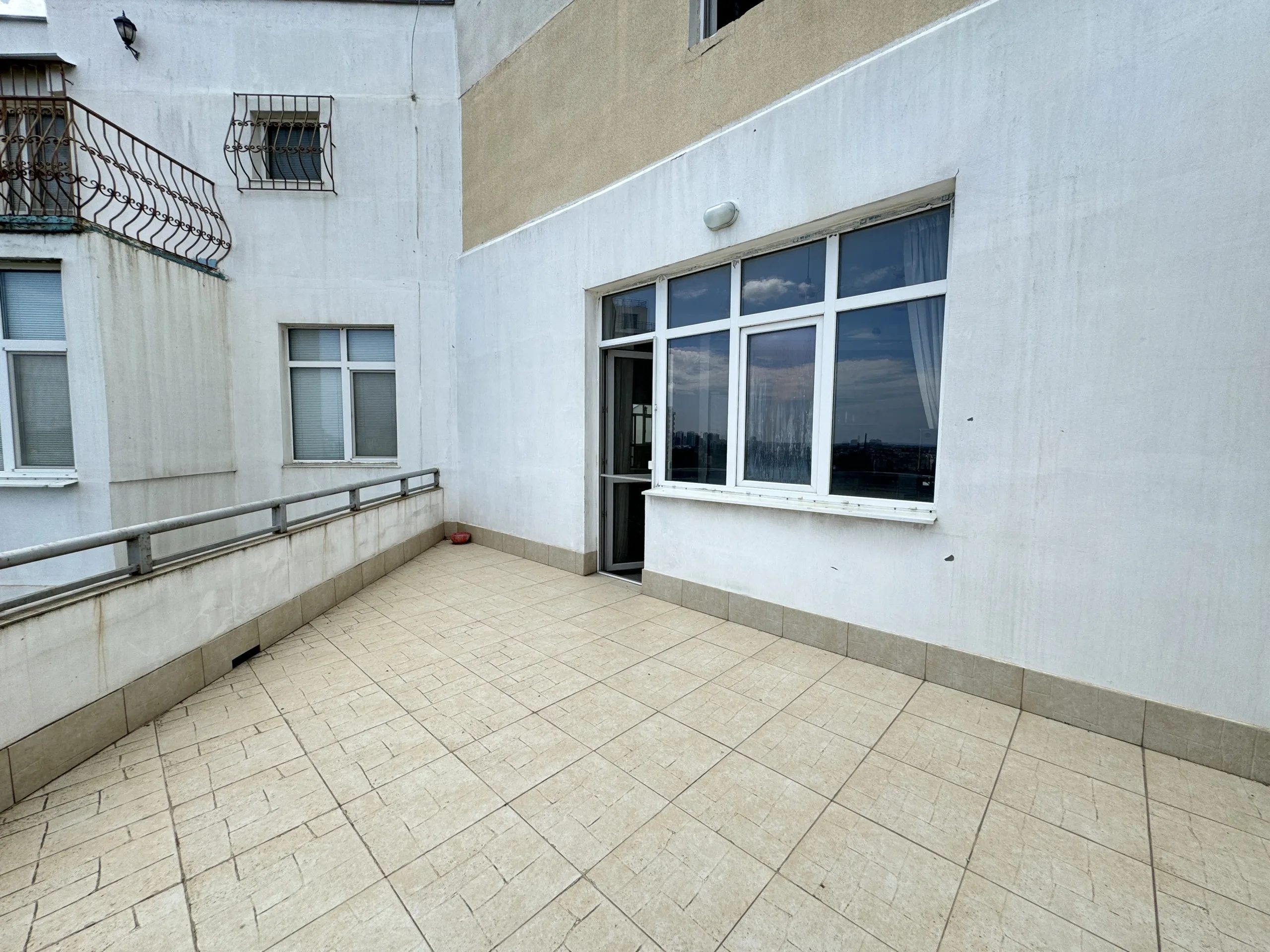 For sale 2-room apartment with renovation in residential complex "Favo