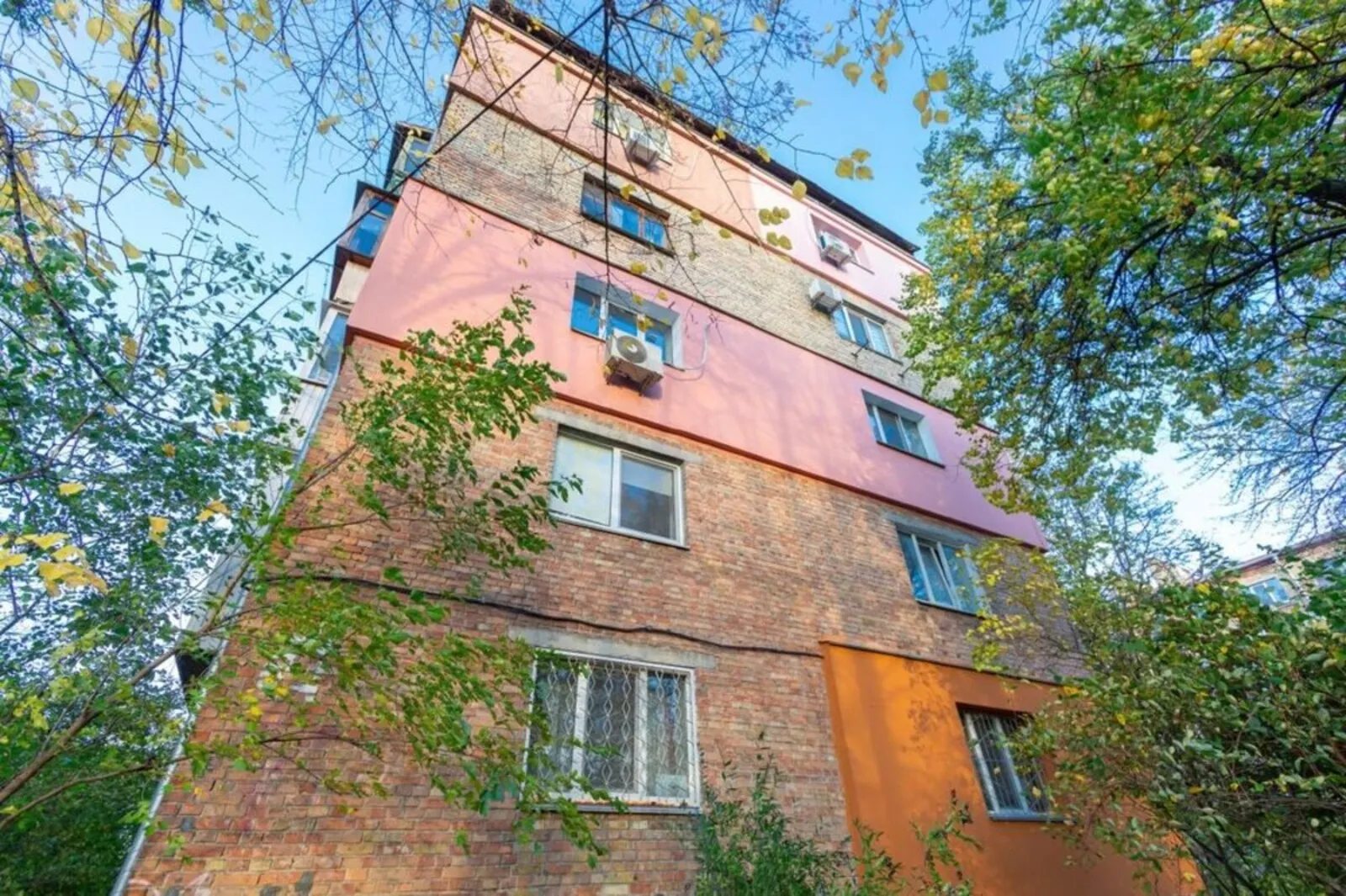 7, Nehody Ivana 7, Kyiv