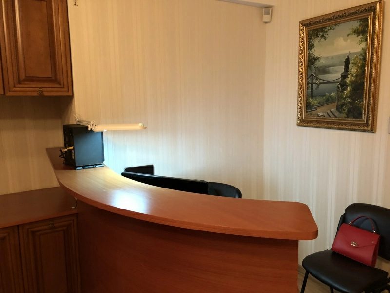 Продажа офиса. 5 rooms, 77 m², 1st floor/5 floors. 60, Тургеневская 60, Киев. 