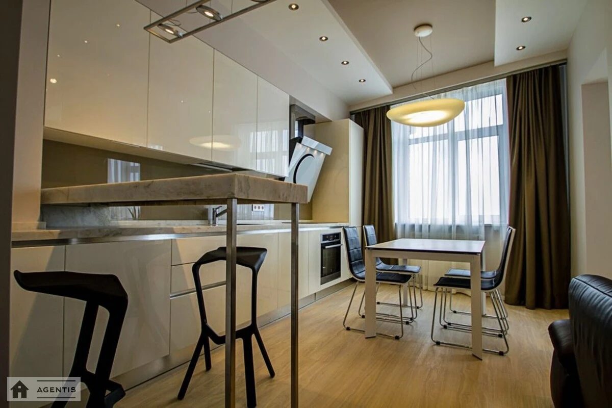 Apartment for rent. 2 rooms, 70 m², 19 floor/25 floors. Lesi Ukrayinky, Kyiv. 