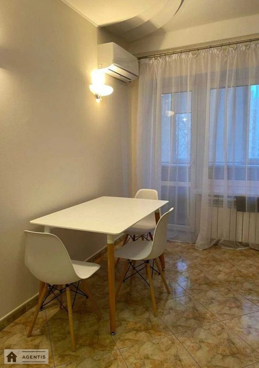 Apartment for rent. 1 room, 51 m², 6th floor/9 floors. 114, Velyka Vaselkivska 114, Kyiv. 