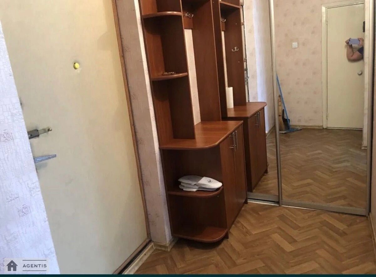 Сдам квартиру. 1 room, 35 m², 4th floor/16 floors. Днепровский район, Киев. 