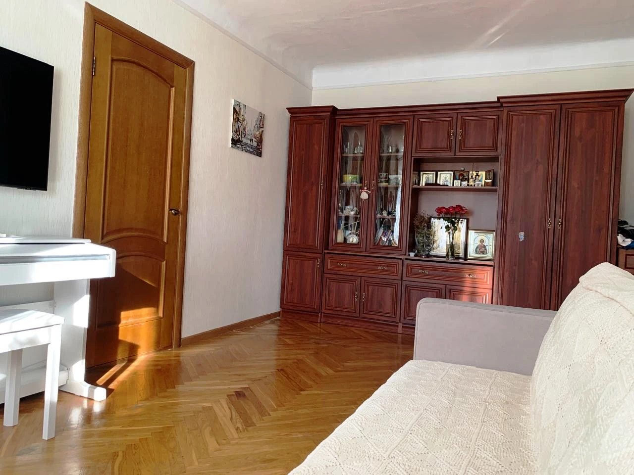 Продажа квартиры. 2 rooms, 45 m², 5th floor/5 floors. 5, Тополевая 5, Киев. 