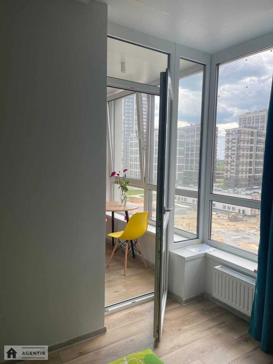 Apartment for rent. 1 room, 43 m², 9th floor/22 floors. 41, Pravdy 41, Kyiv. 