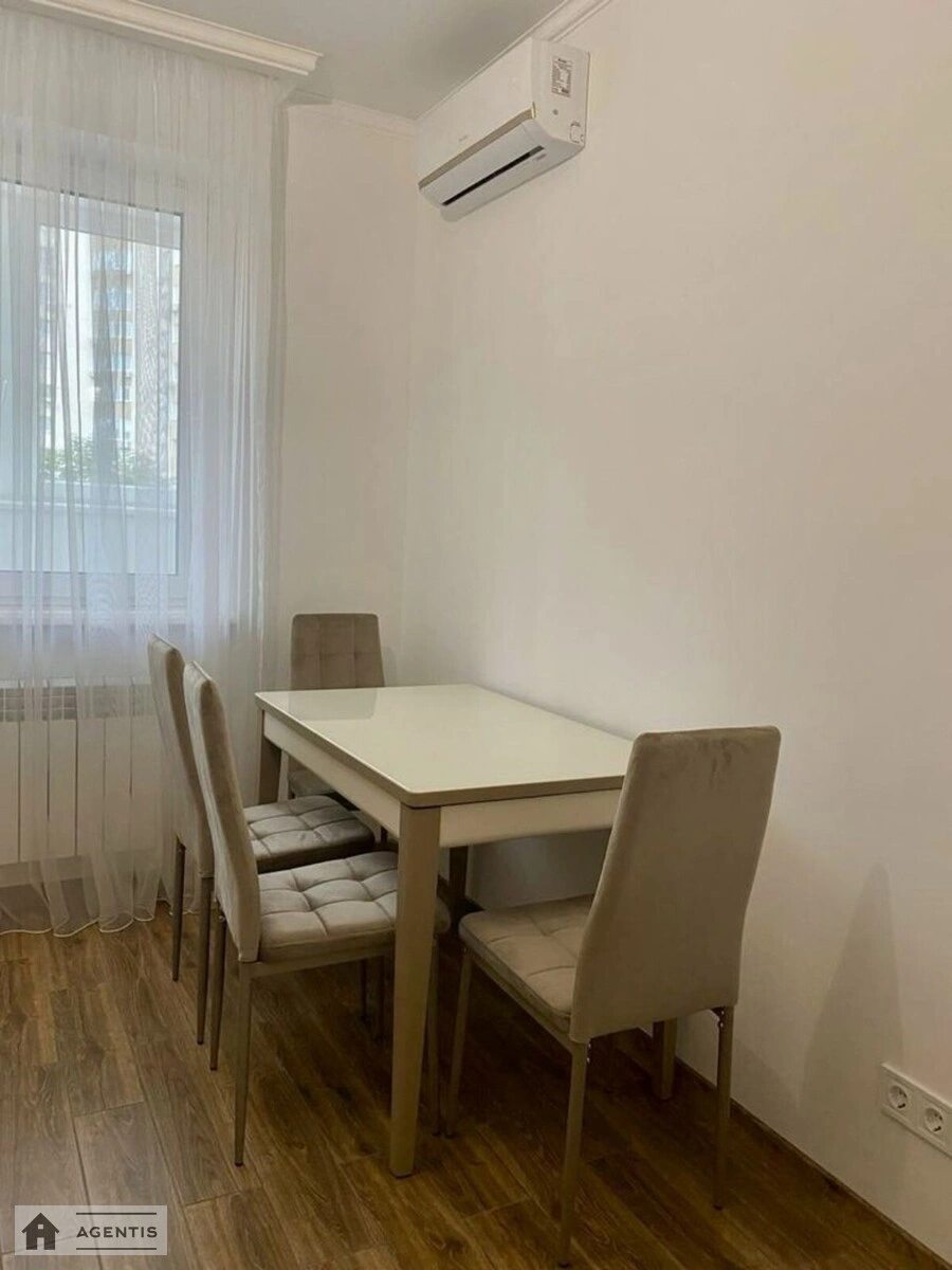 Сдам квартиру. 1 room, 45 m², 6th floor/15 floors. 13, Демиевская 13, Киев. 