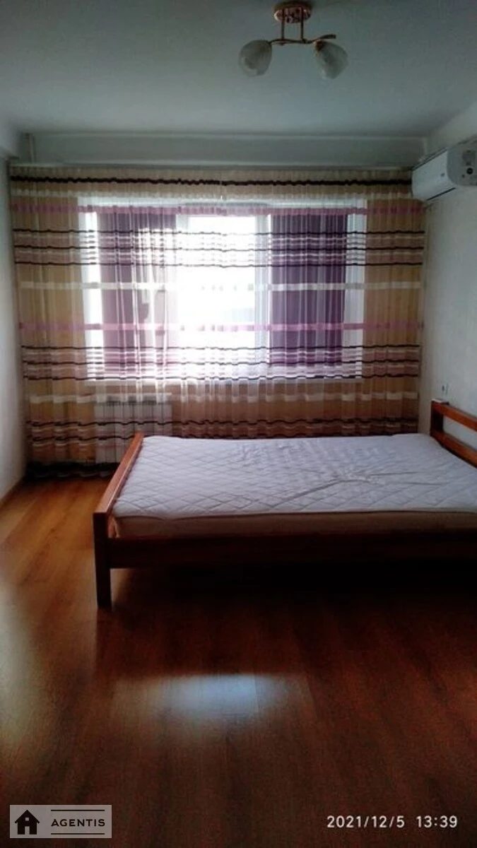 Apartment for rent. 2 rooms, 48 m², 2nd floor/5 floors. 28, Lyubomyra Huzara prosp. Kosmonavta Komarova, Kyiv. 
