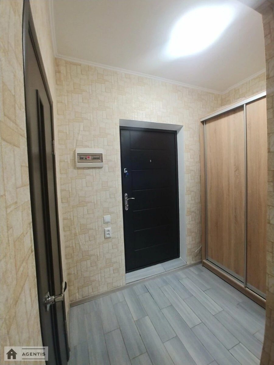 Apartment for rent. 1 room, 36 m², 17 floor/27 floors. 3, Svitla 3, Kyiv. 