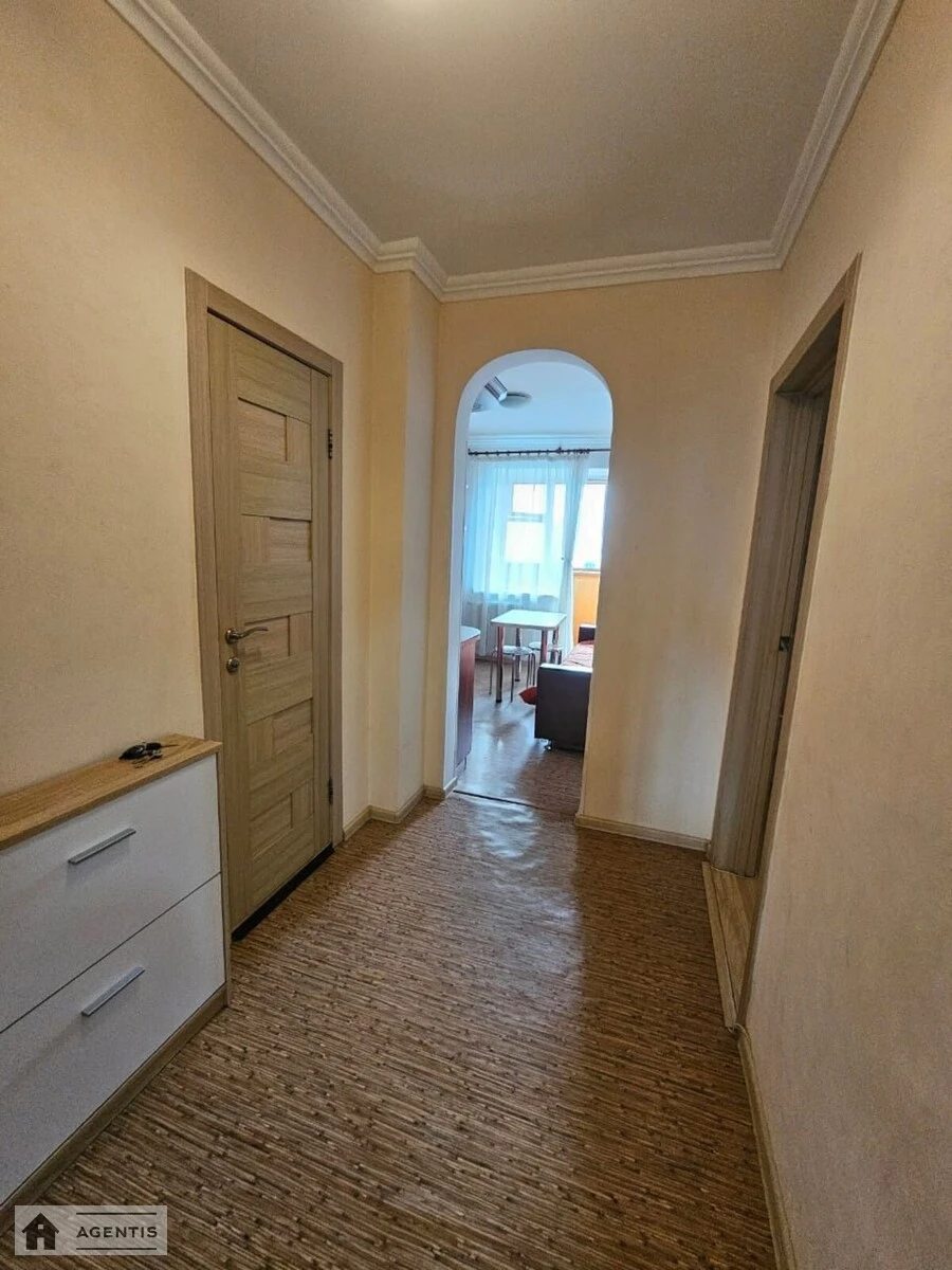 Apartment for rent. 1 room, 44 m², 10th floor/12 floors. 7, Solomiyi Krushelnytskoyi vul., Kyiv. 