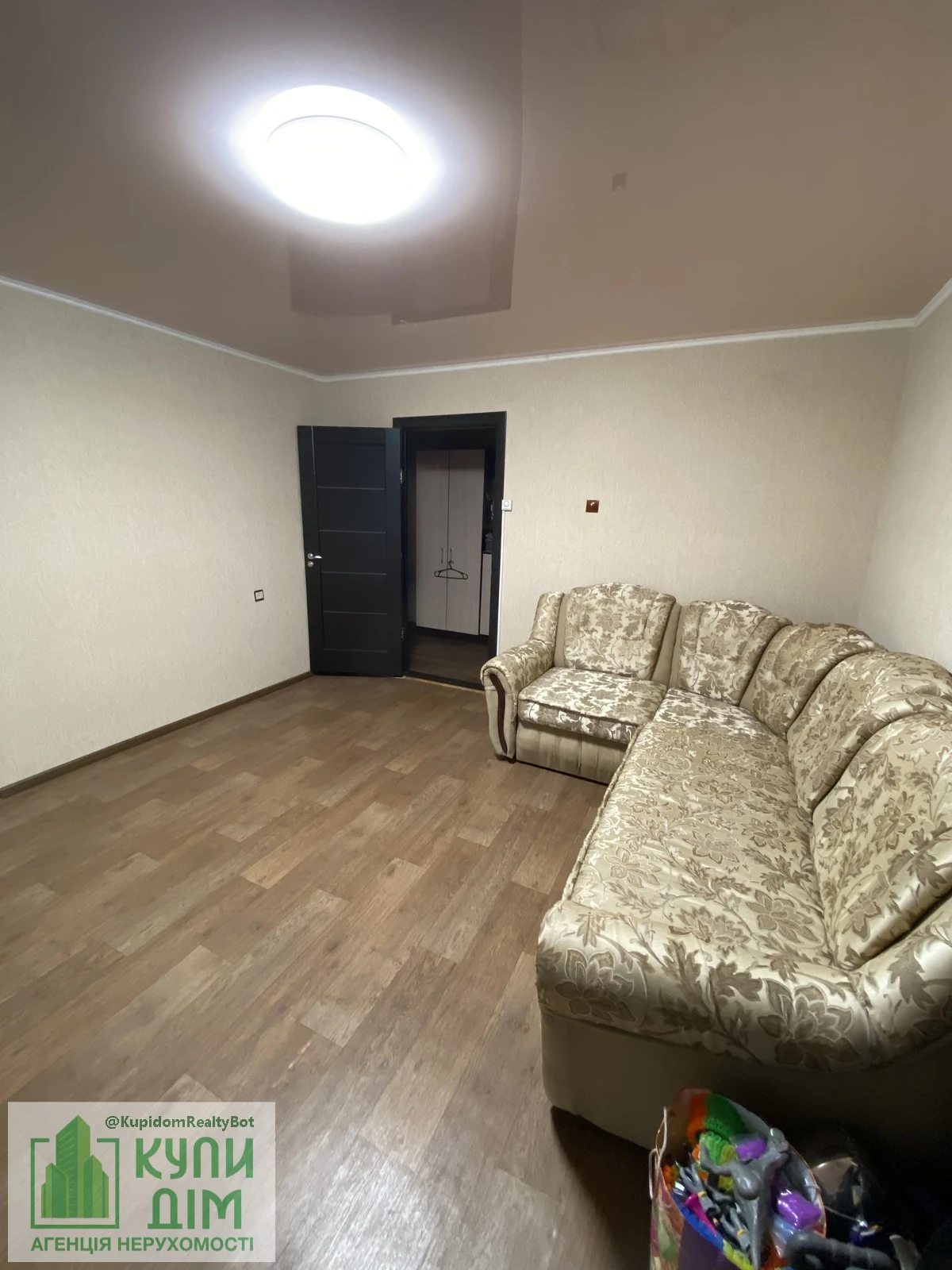 Apartments for sale 3 rooms, 70 m², 9th fl./10 floors. Shatyla , Kropyvnytskyy. 