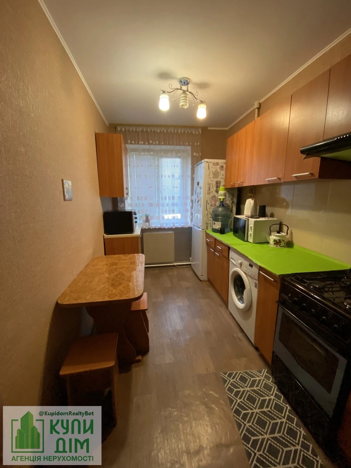 Apartments for sale 3 rooms, 70 m², 9th fl./10 floors. Shatyla , Kropyvnytskyy. 