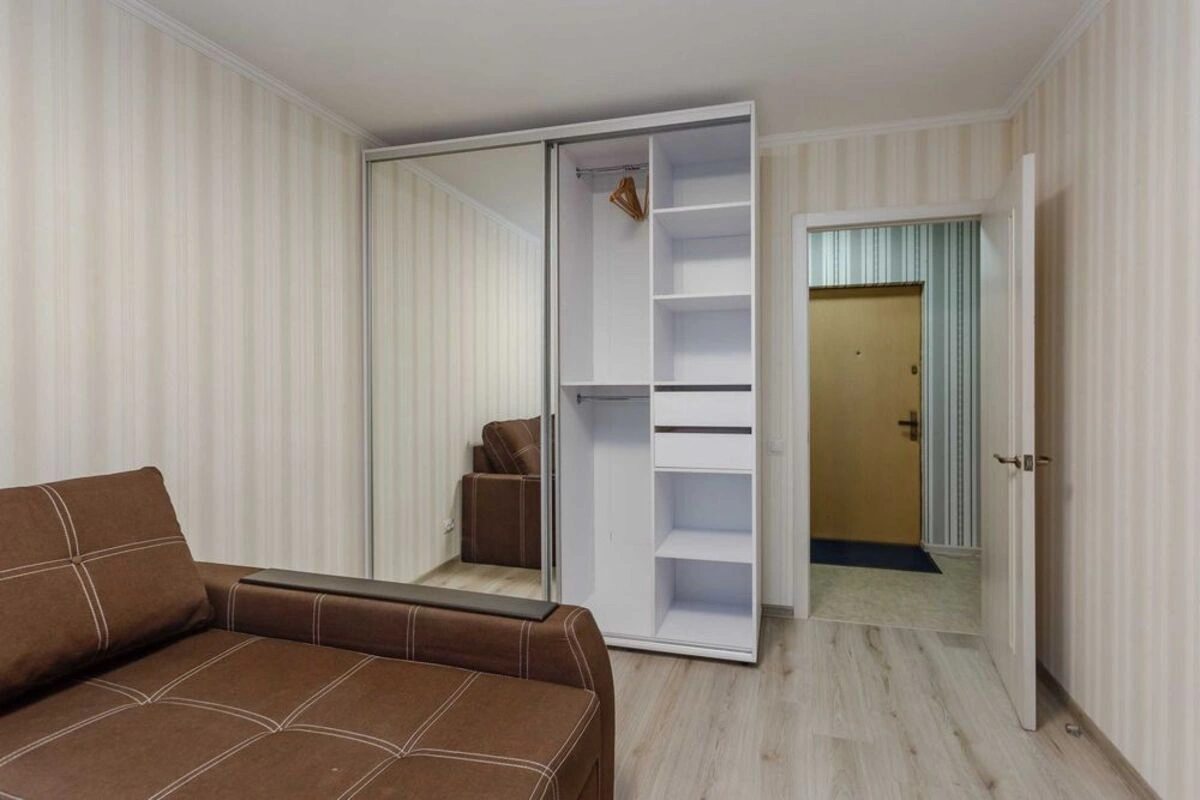 Сдам квартиру. 1 room, 35 m², 16 floor/16 floors. 18, Князя Романа Мстиславича 18, Киев. 