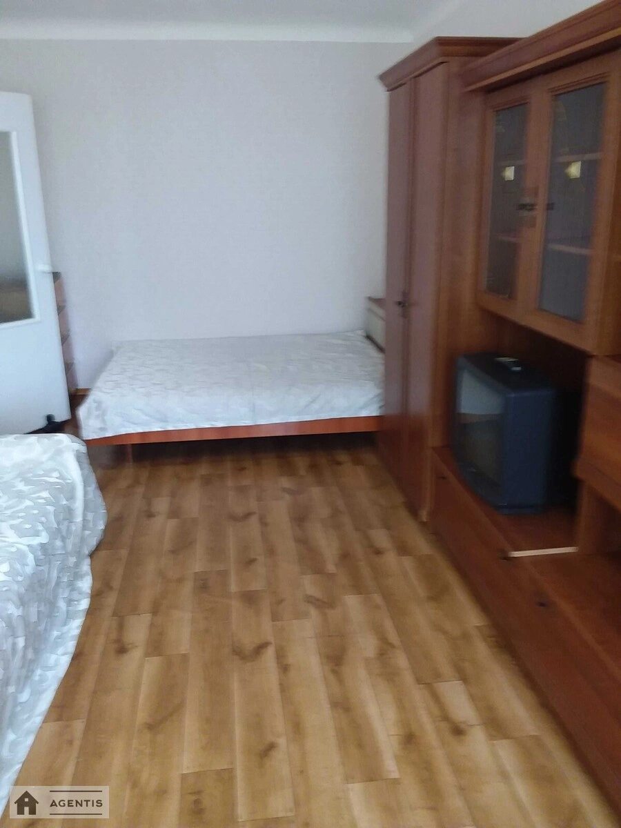 Сдам квартиру. 1 room, 31 m², 4th floor/5 floors. 61, Велика Китаївська вул., Киев. 