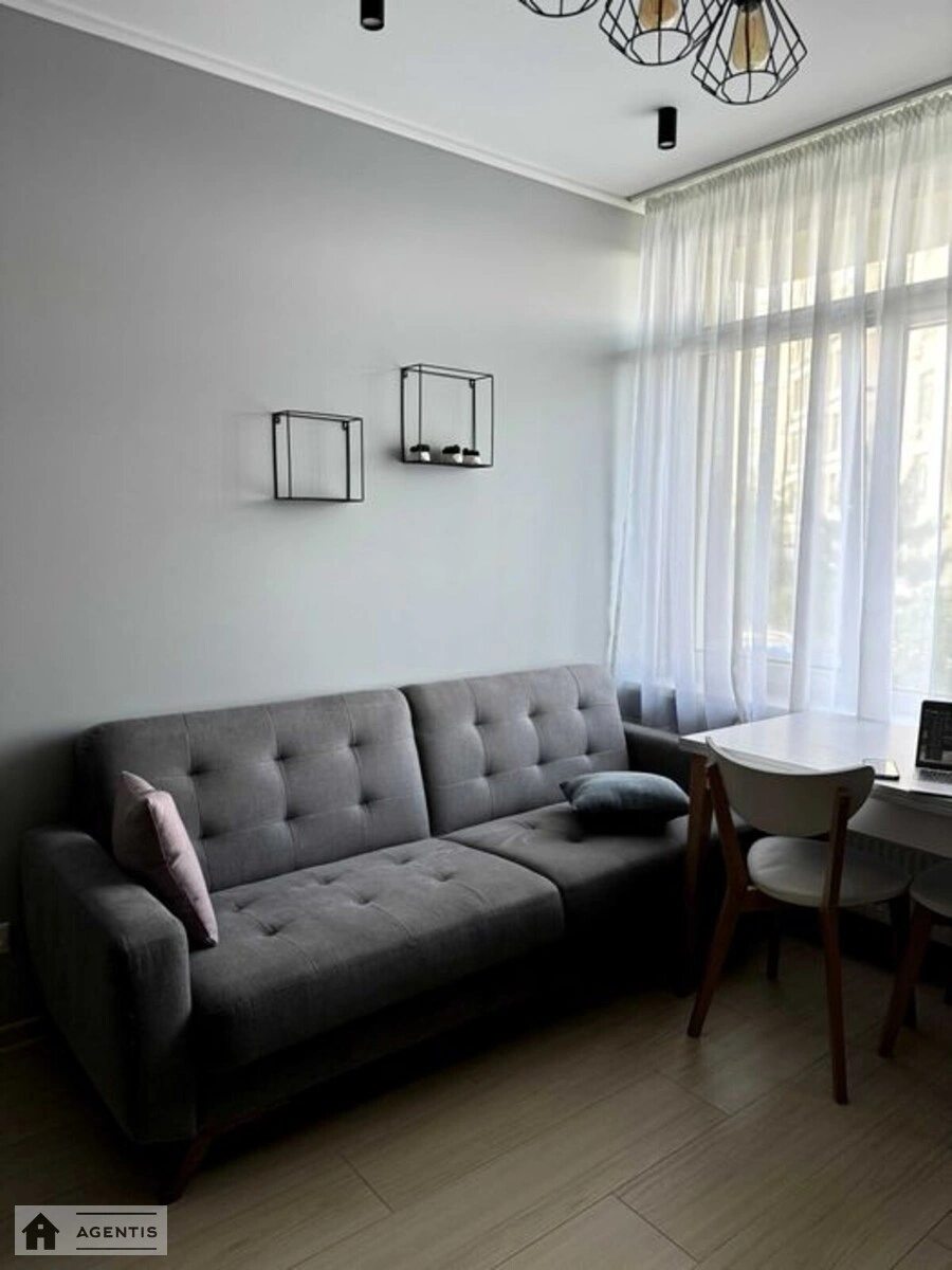 Apartment for rent. 1 room, 40 m², 1st floor/9 floors. Yunatcka 4, Kyiv. 