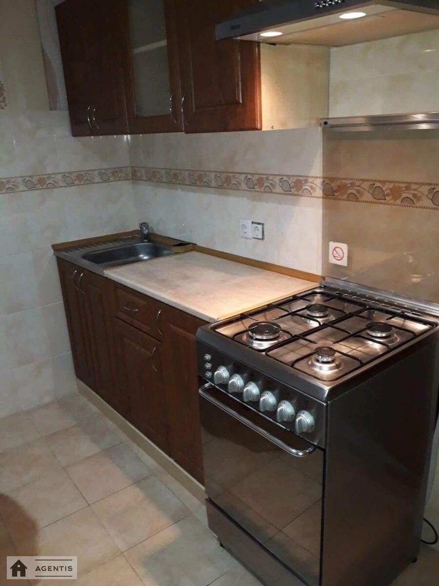 Apartment for rent. 1 room, 30 m², 1st floor/1 floor. Darnytskyy rayon, Kyiv. 