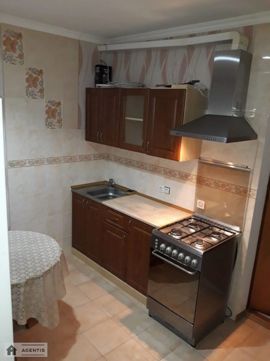 Apartment for rent. 1 room, 30 m², 1st floor/1 floor. Darnytskyy rayon, Kyiv. 