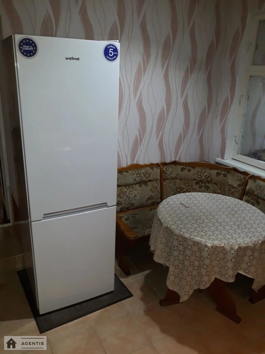 Apartment for rent. 1 room, 30 m², 1st floor/1 floor. Darnytskyy rayon, Kyiv. 