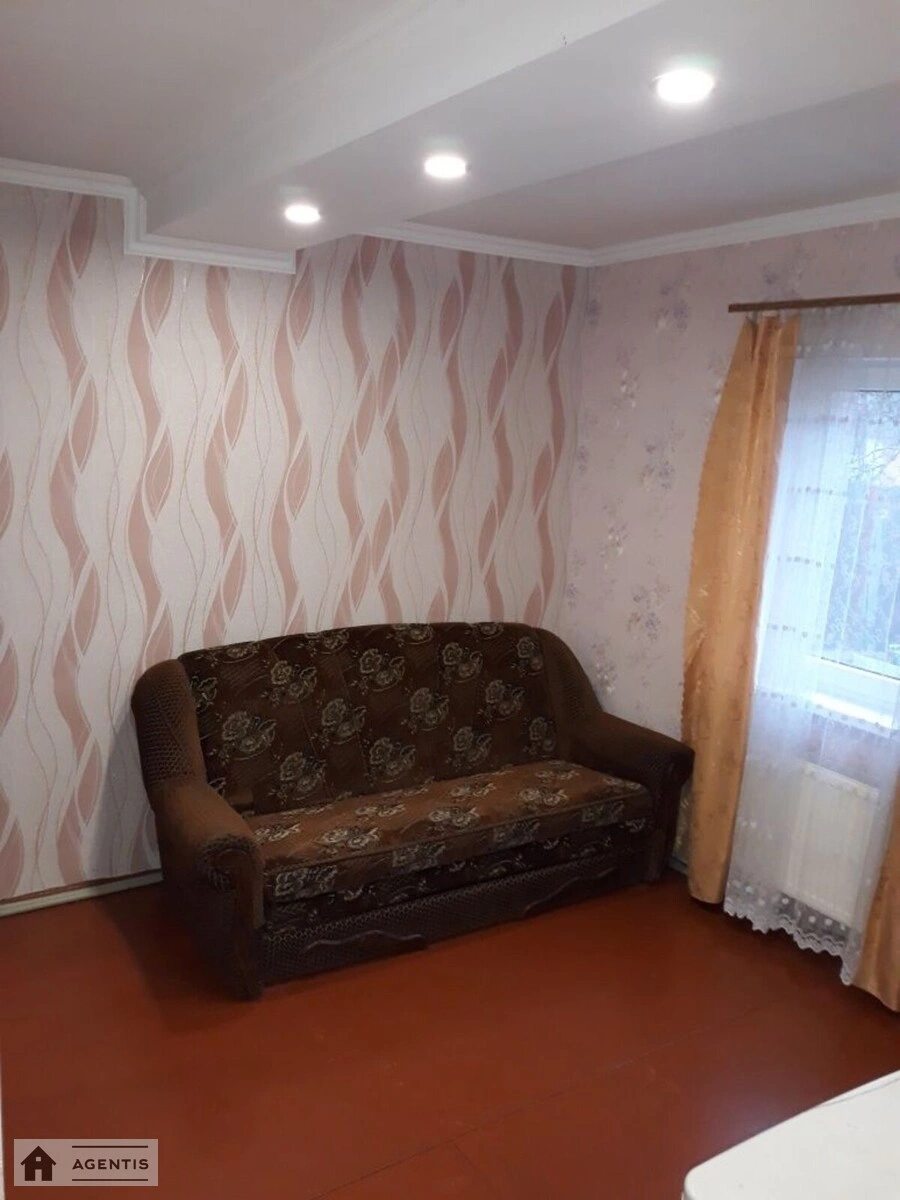 Apartment for rent. 1 room, 30 m², 1st floor/1 floor. Darnytskyy rayon, Kyiv. 