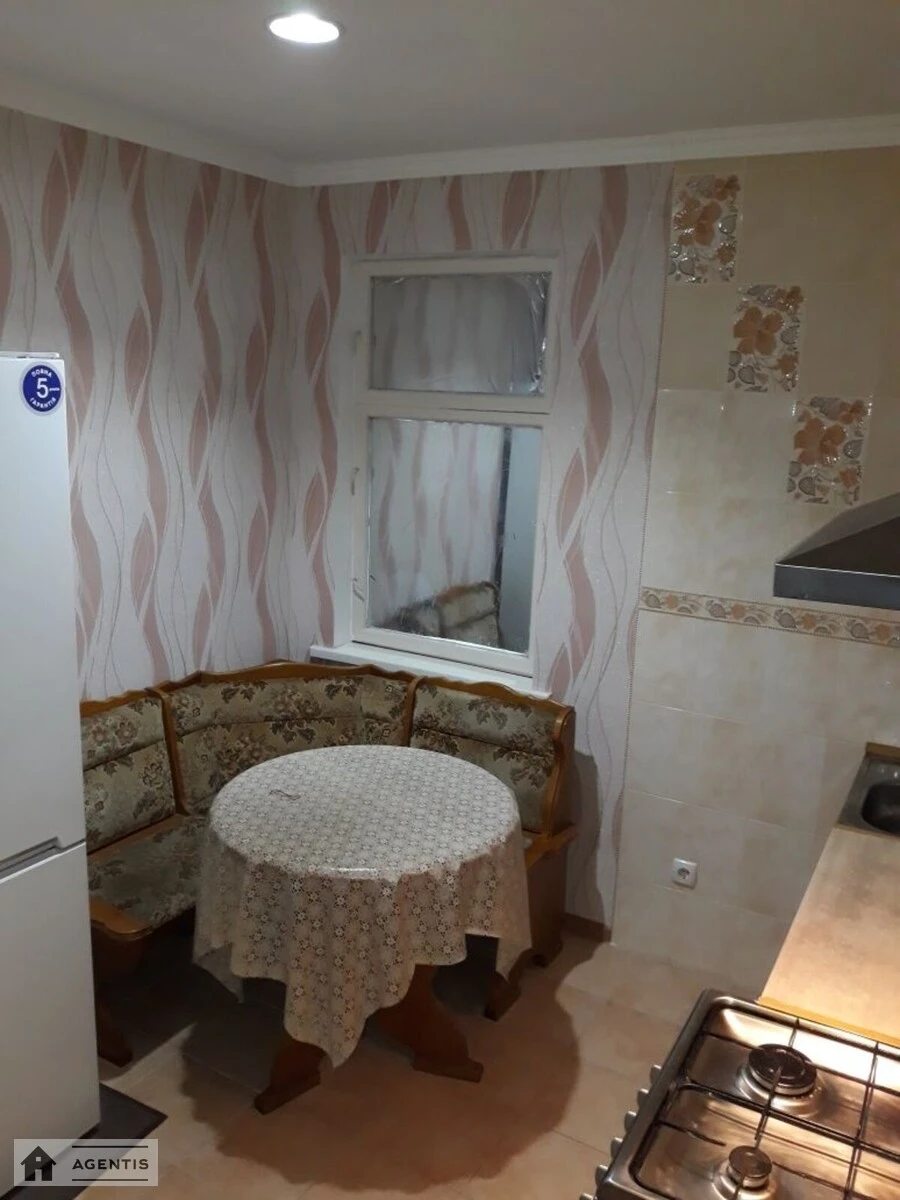 Apartment for rent. 1 room, 30 m², 1st floor/1 floor. Darnytskyy rayon, Kyiv. 