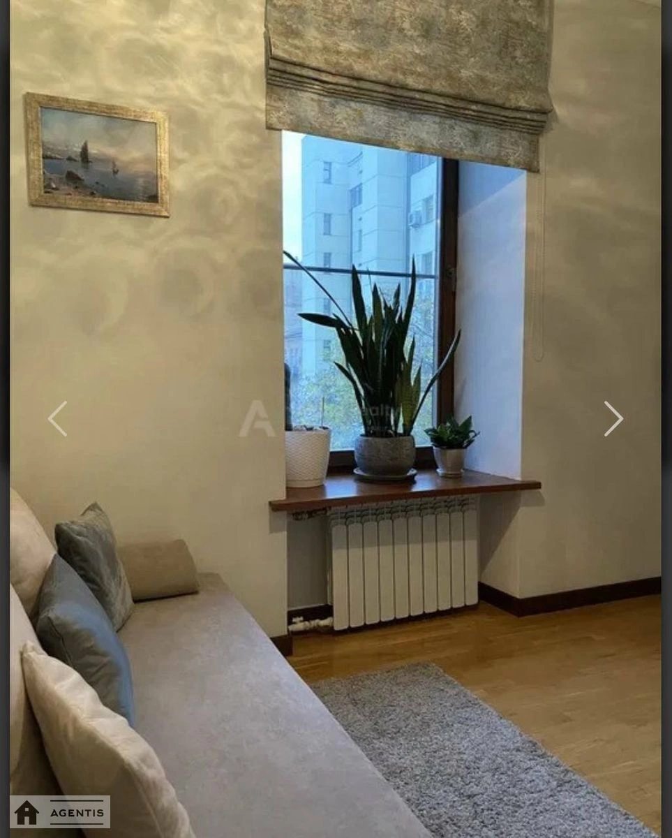 Сдам квартиру. 3 rooms, 90 m², 2nd floor/4 floors. 37, Олеся Гончара вул., Киев. 