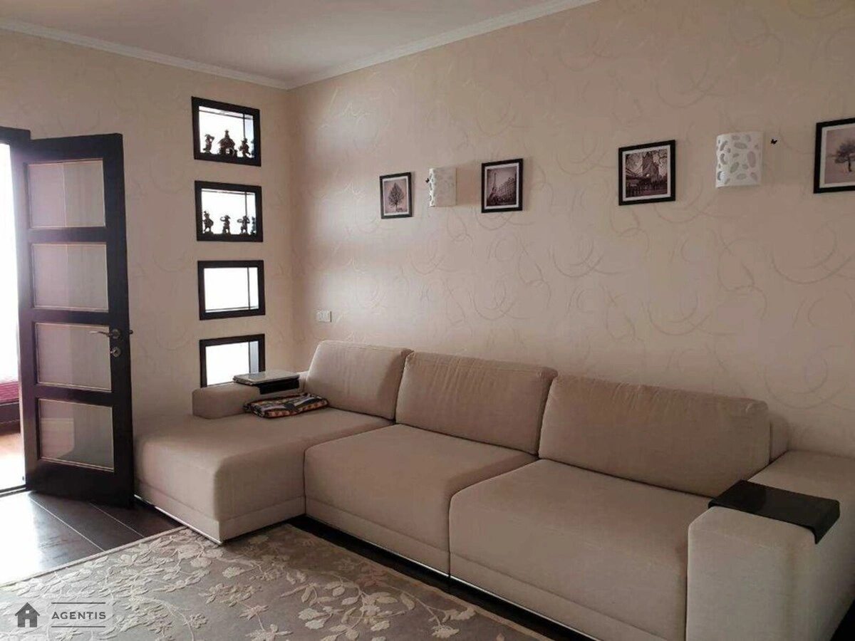 Apartment for rent. 2 rooms, 72 m², 15 floor/33 floors. 19, Kharkivske 19, Kyiv. 