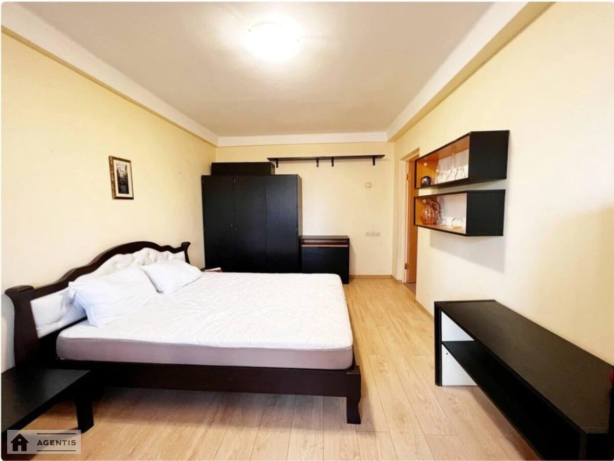 Apartment for rent. 2 rooms, 44 m², 4th floor/9 floors. 4, Yordanska vul. Layosha Havro, Kyiv. 