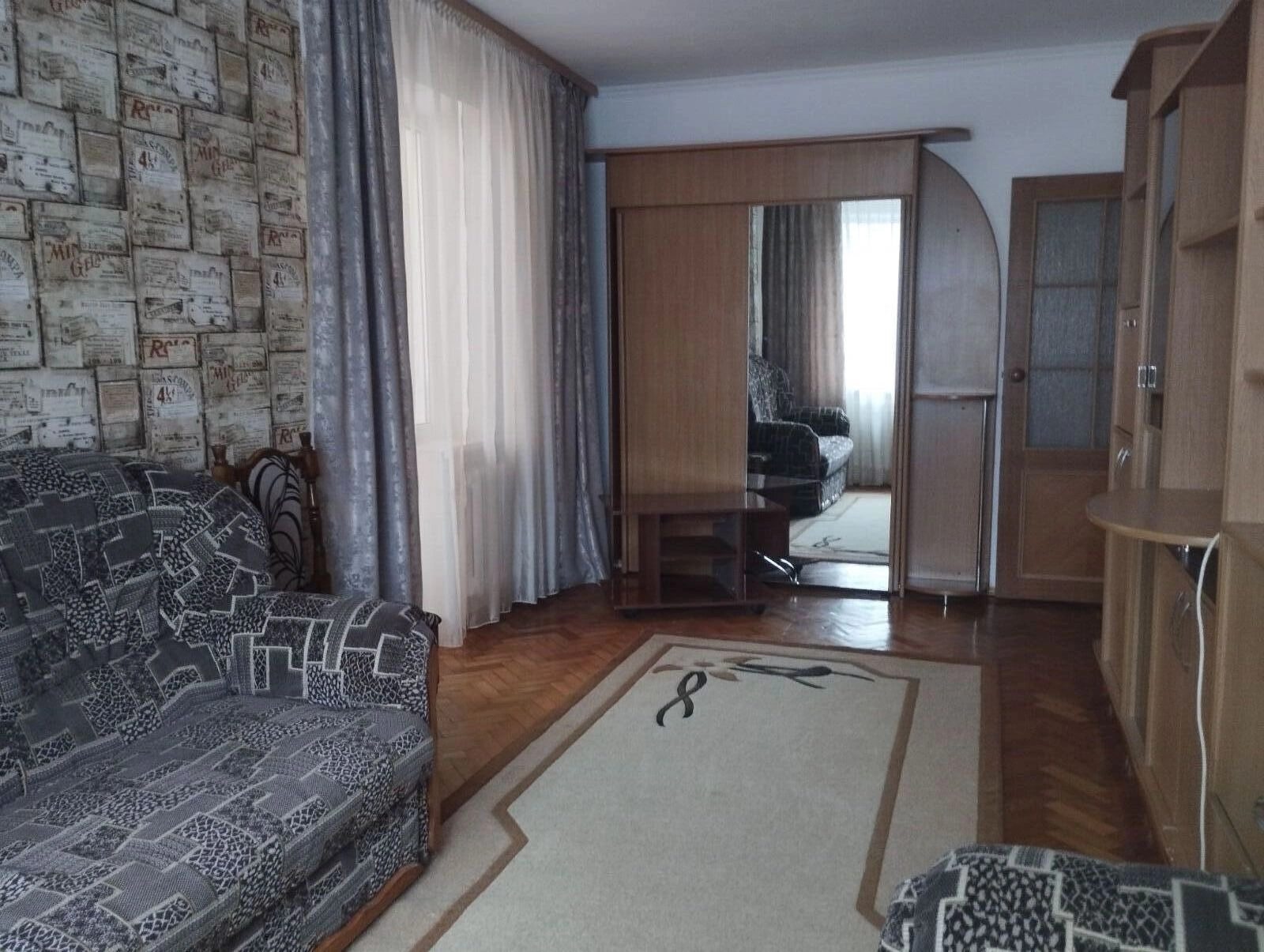 Apartments for sale. 1 room, 35 m², 4th floor/9 floors. 12, Kyyivska vul., Ternopil. 