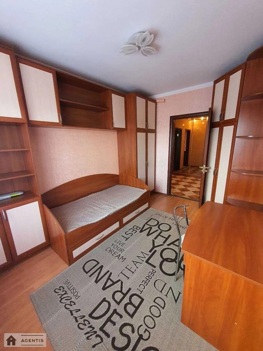 Apartment for rent. 3 rooms, 74 m², 3rd floor/9 floors. 54, Pivnichna 54, Kyiv. 