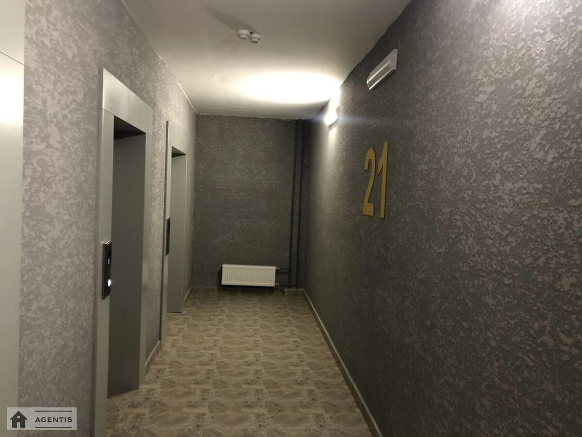 Apartment for rent. 1 room, 30 m², 21 floor/25 floors. Petra Radchenka vul., Kyiv. 