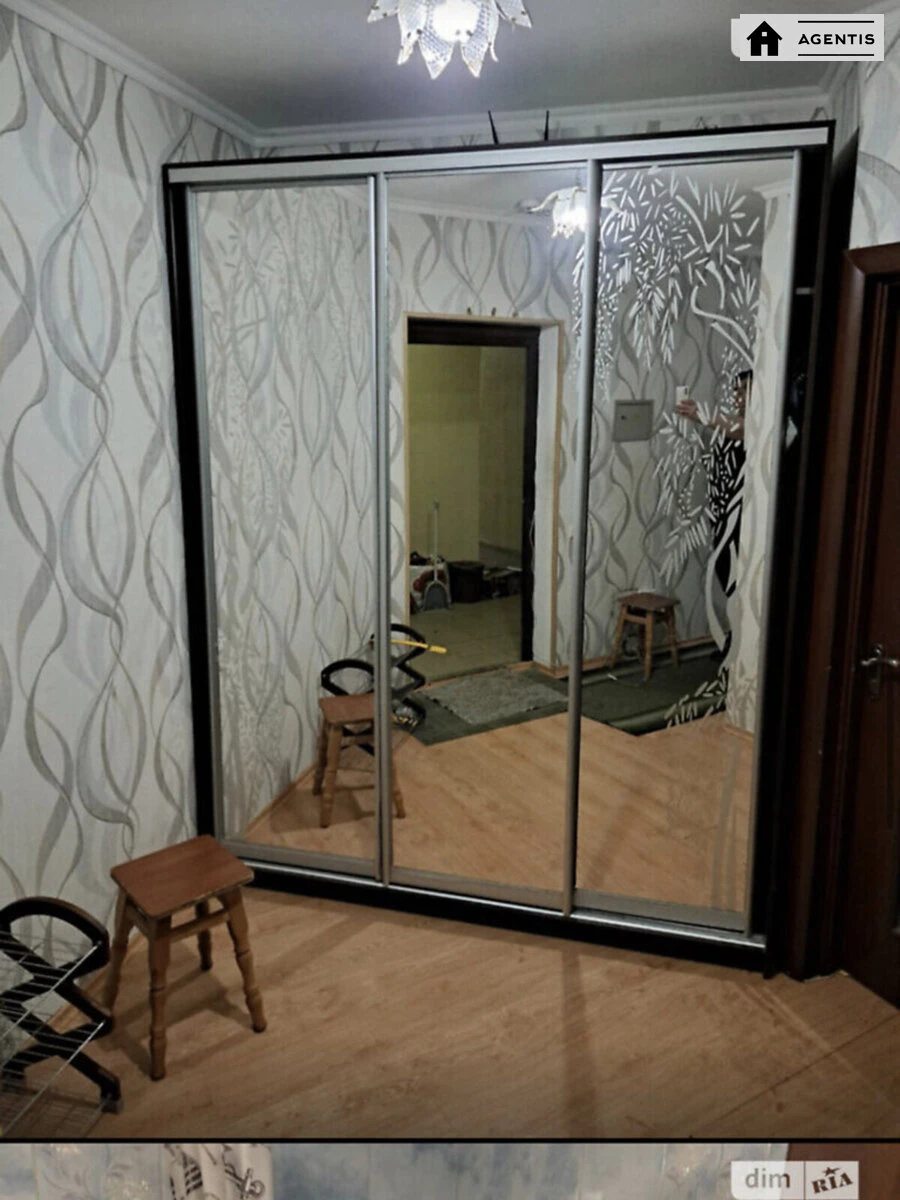 Apartment for rent. 2 rooms, 70 m², 3rd floor/26 floors. 6, Dragomanova 6, Kyiv. 