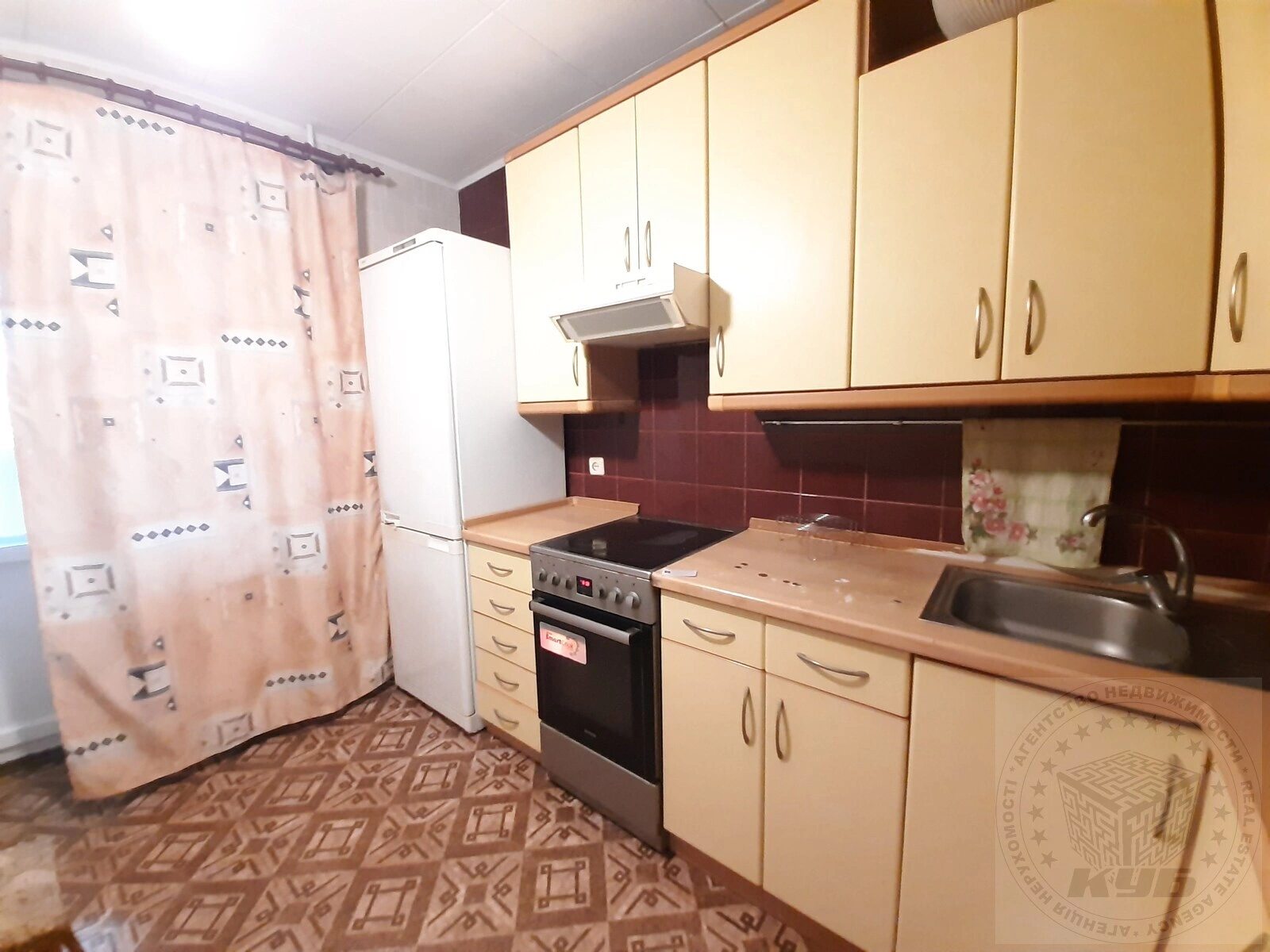 Продаж квартири 2 кімнати, 60 m², 2 пов./16 поверхів. 1, Симиренка 1, Київ. 