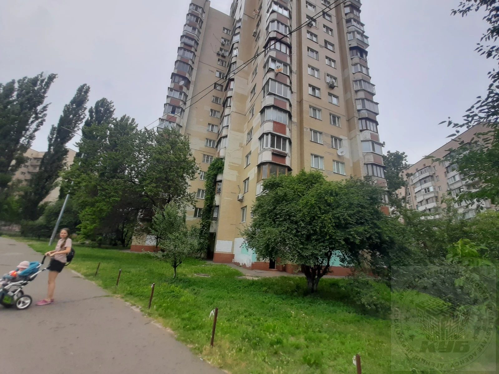 Продаж квартири 2 кімнати, 60 m², 2 пов./16 поверхів. 1, Симиренка 1, Київ. 