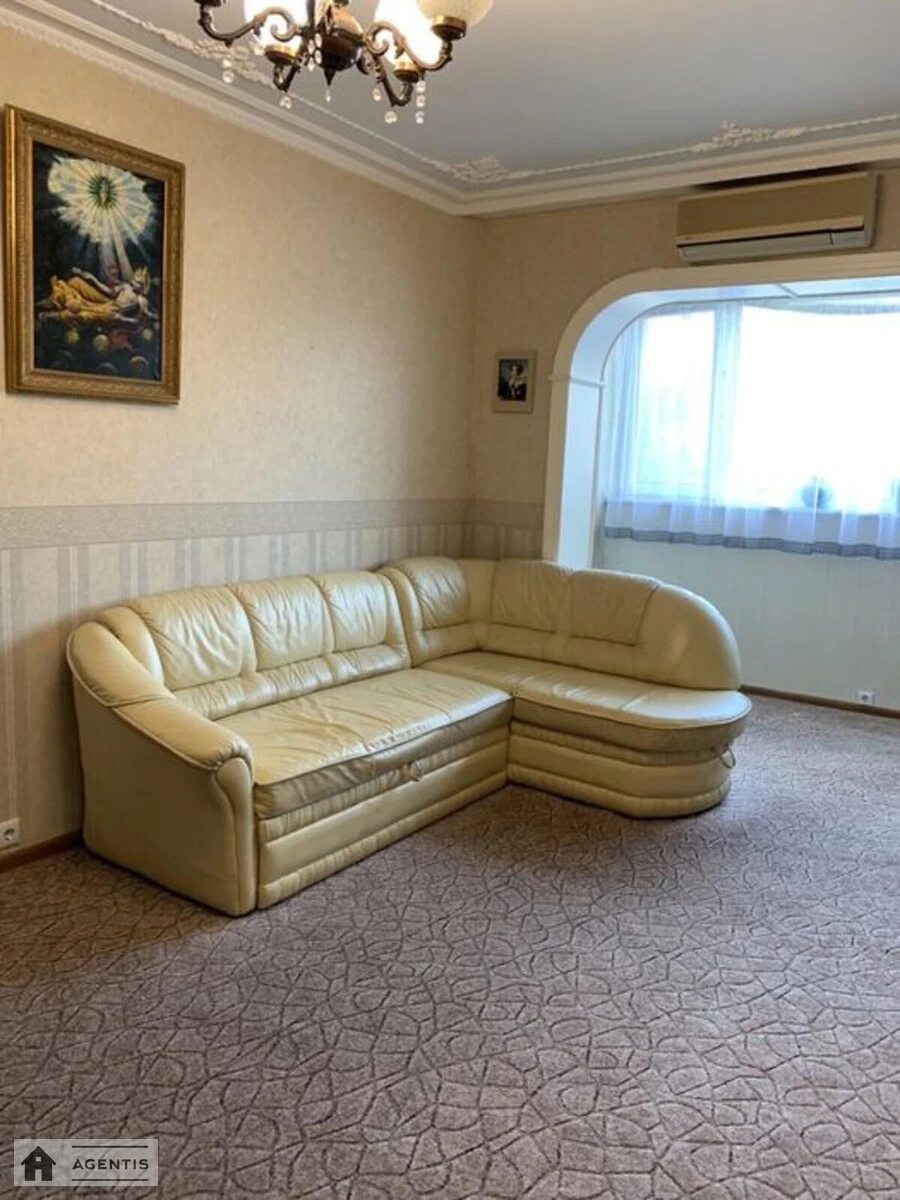 Apartment for rent. 2 rooms, 54 m², 4th floor/18 floors. Akademika Hlushkova vul., Kyiv. 